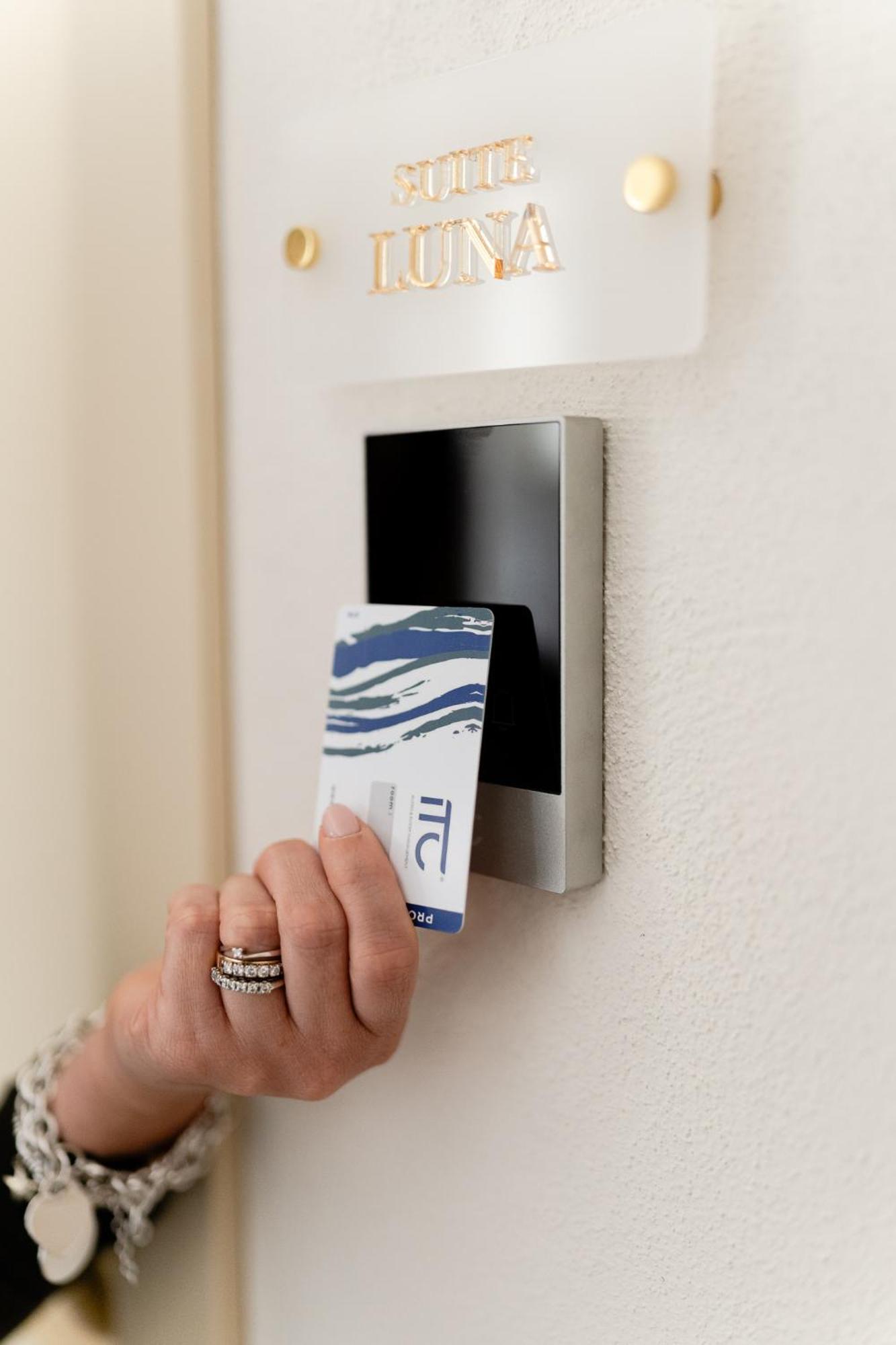 Aurluna Luxury Suites 巴里 外观 照片